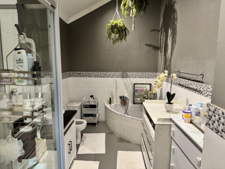 3 Bedroom Property for Sale in Landsmeer Residential Estate North West